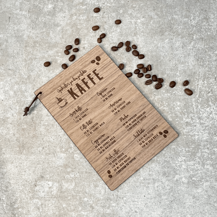 Treend.dk - Kaffeskilt Valnoed 1. Et tidløst udtryk og overflod af omtanke med naturprodukter er fundamentet for et bæredygtigt treend.​