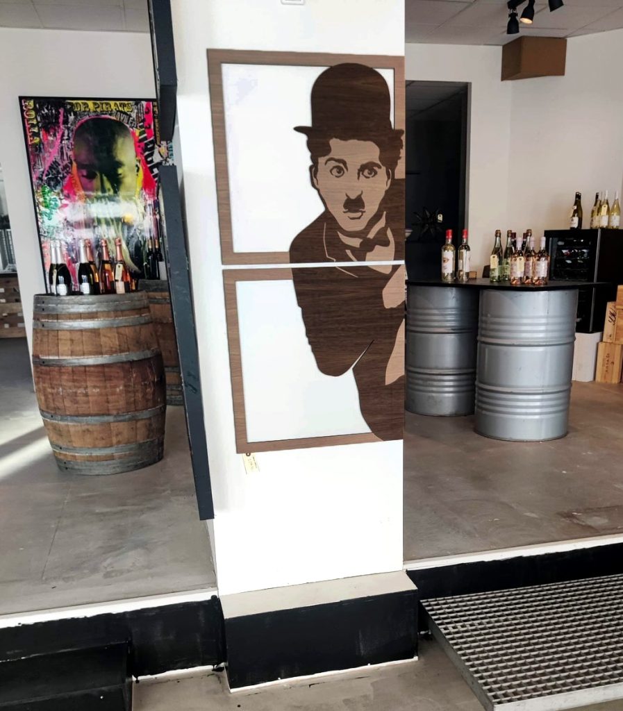 Charlie Chaplin i træ - Treend.dk, personligt design