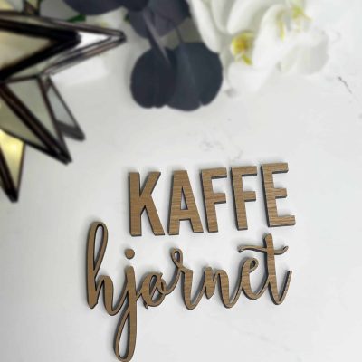 Kaffehjørnet – Bogstaver og Curly skrift